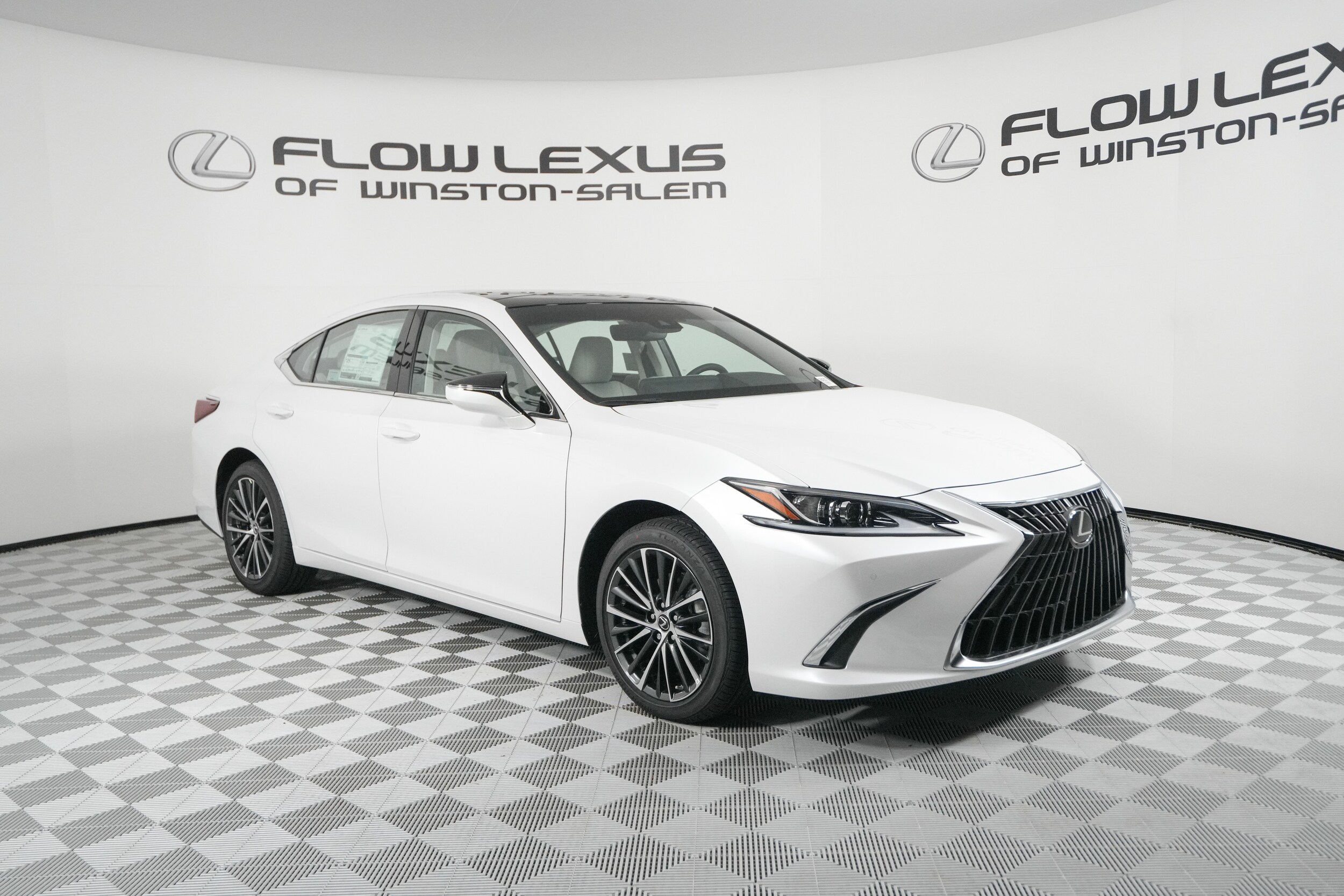 2025 Lexus ES 350 Premium photo 2