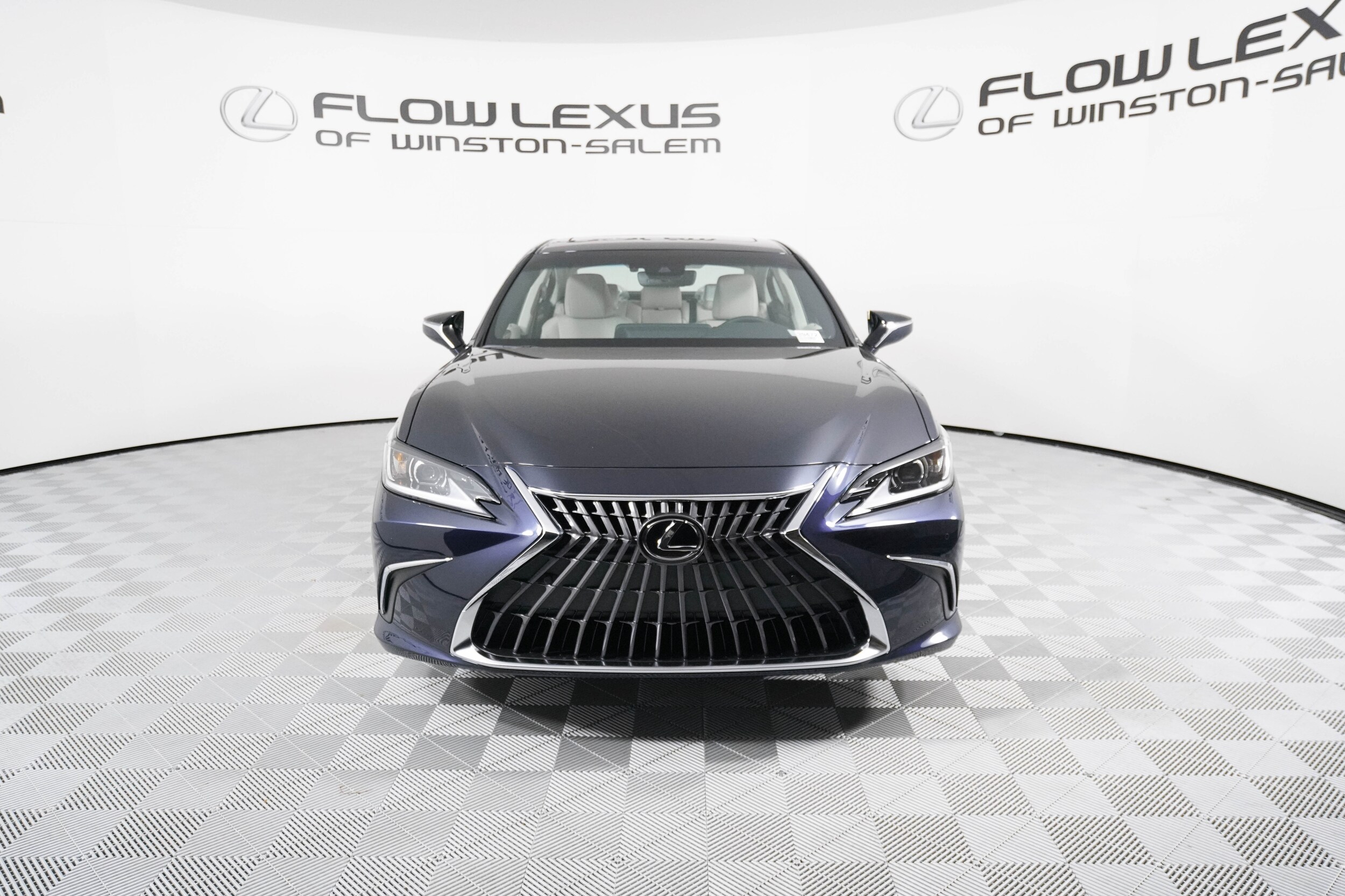 2025 Lexus ES 350 photo 2