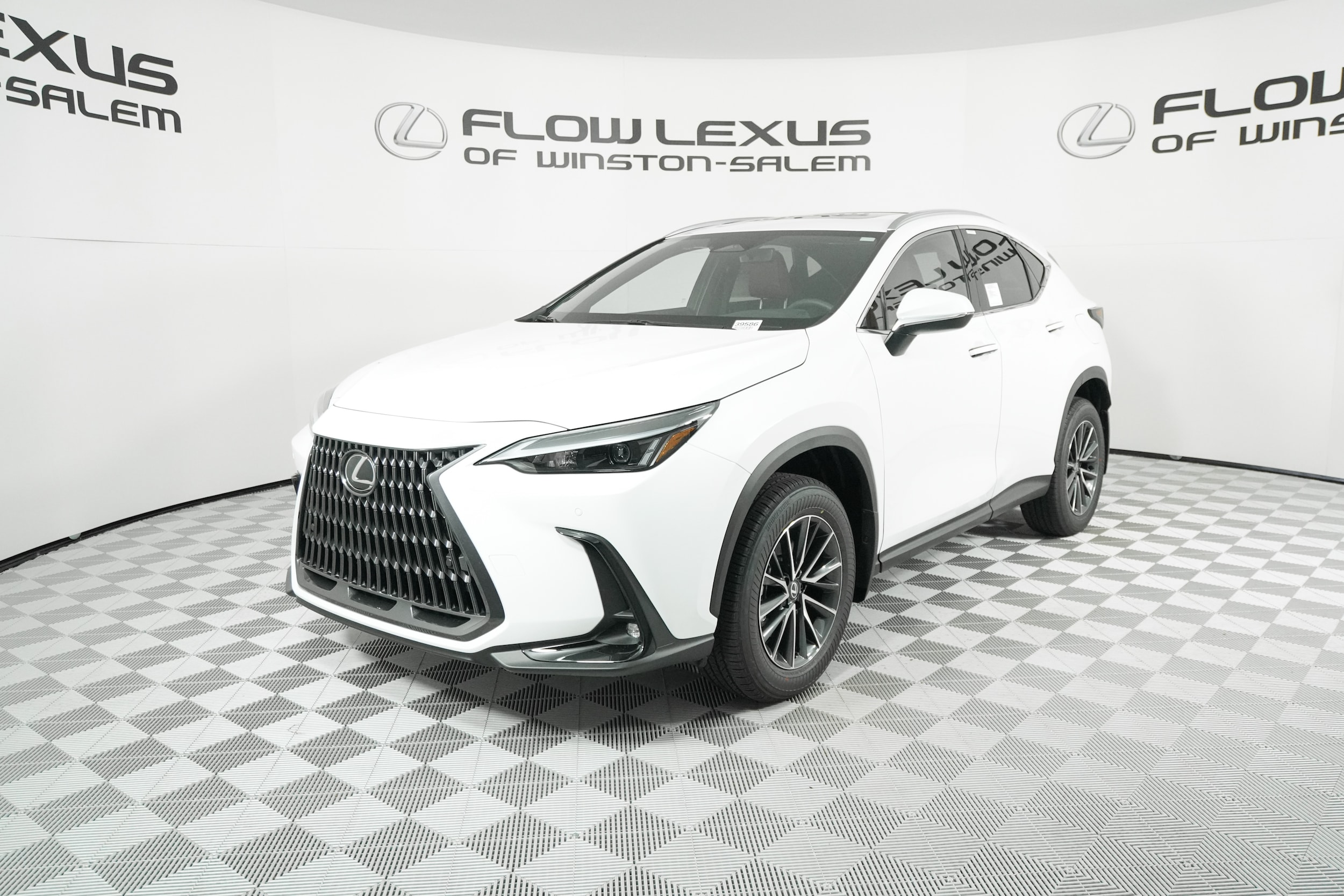 2026 Lexus NX Hybrid 350h's photo
