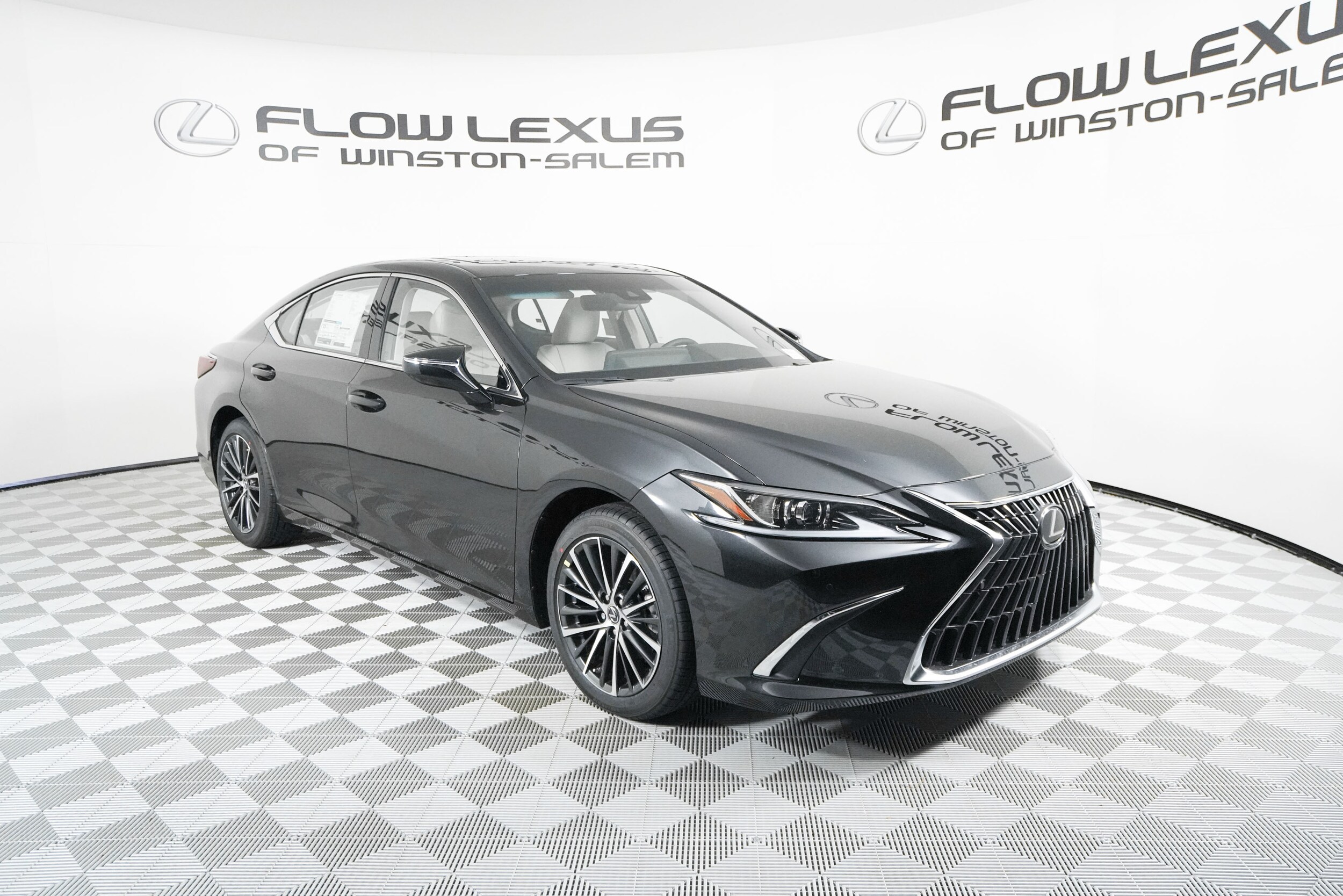 2025 Lexus ES 350 Premium photo 3