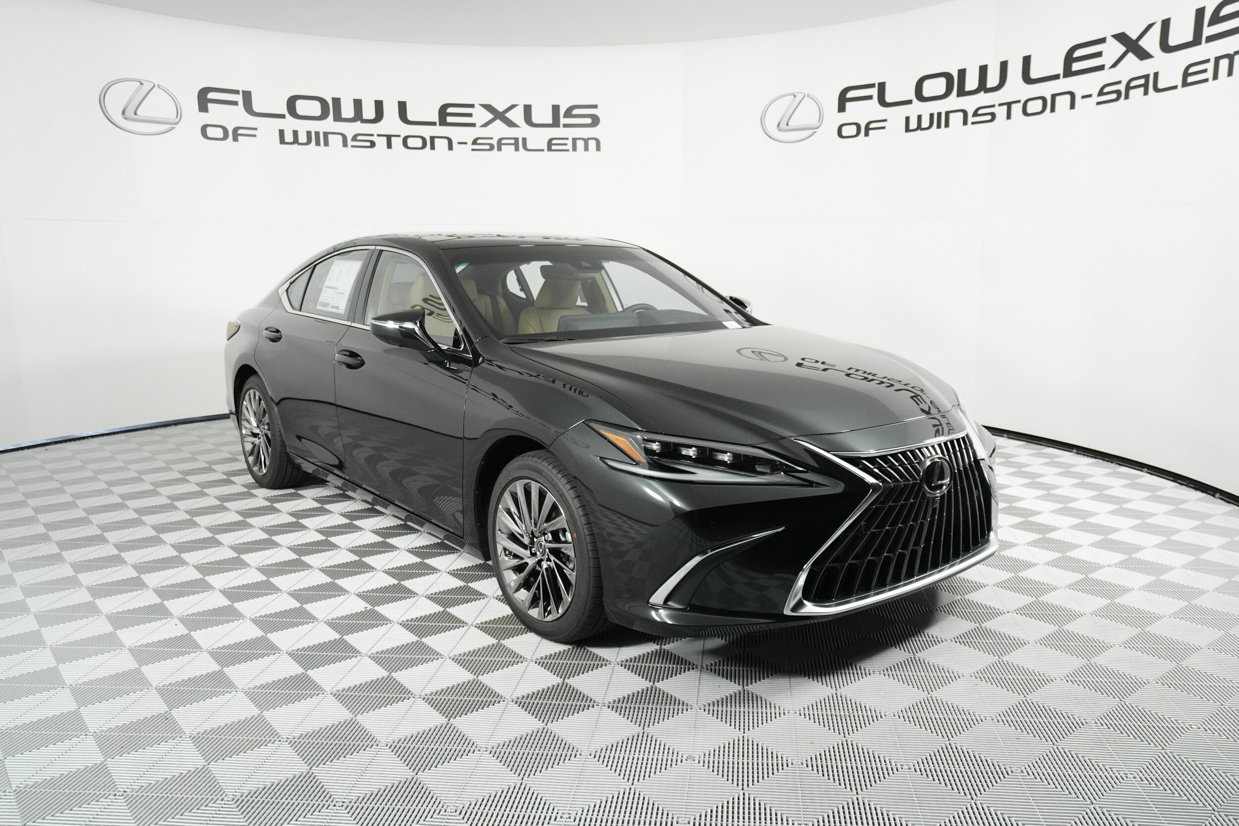 2025 Lexus ES 350 Ultra Luxury photo 3