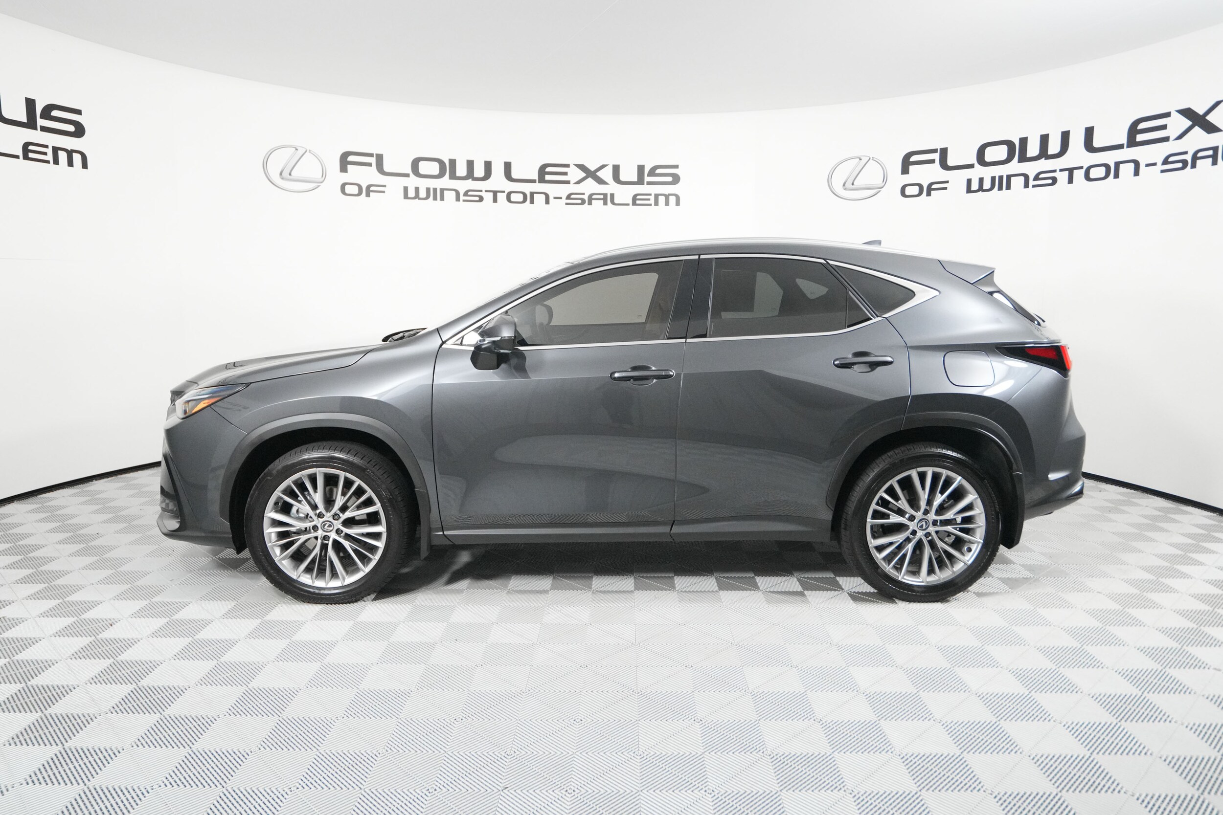 2025 Lexus NX 350 Premium photo 2