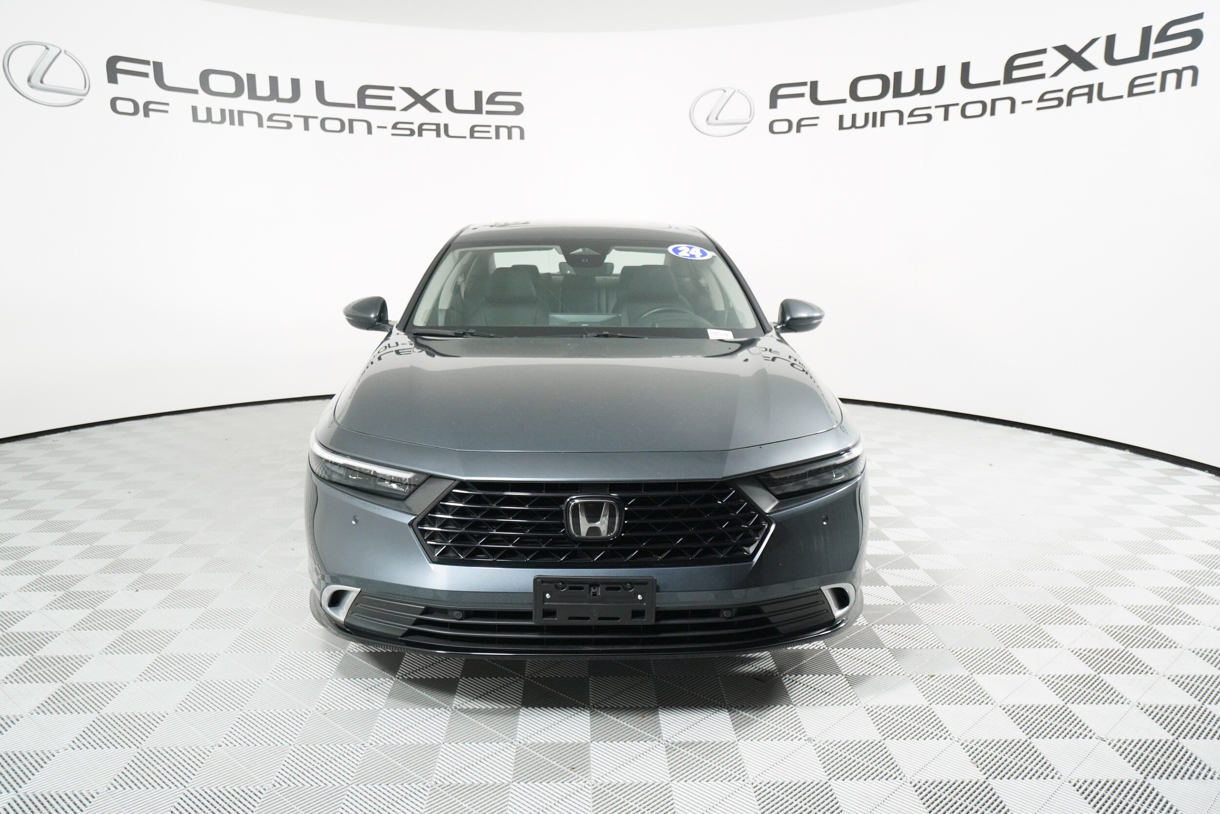 2024 Honda Accord Hybrid Touring photo 2