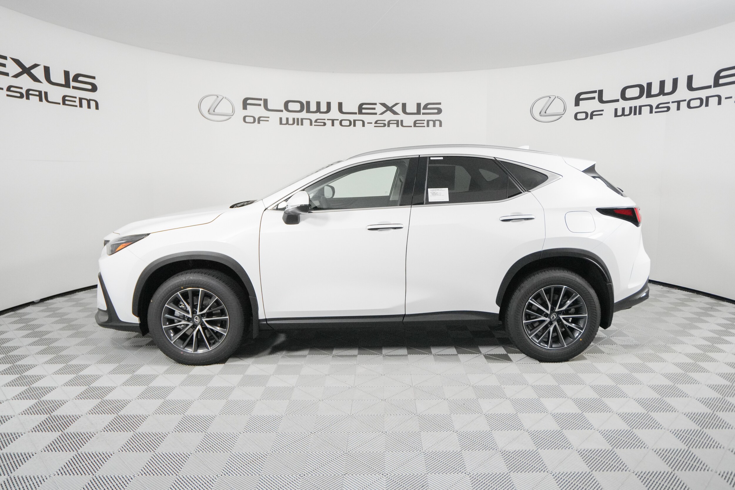 2026 Lexus NX 350 photo 3