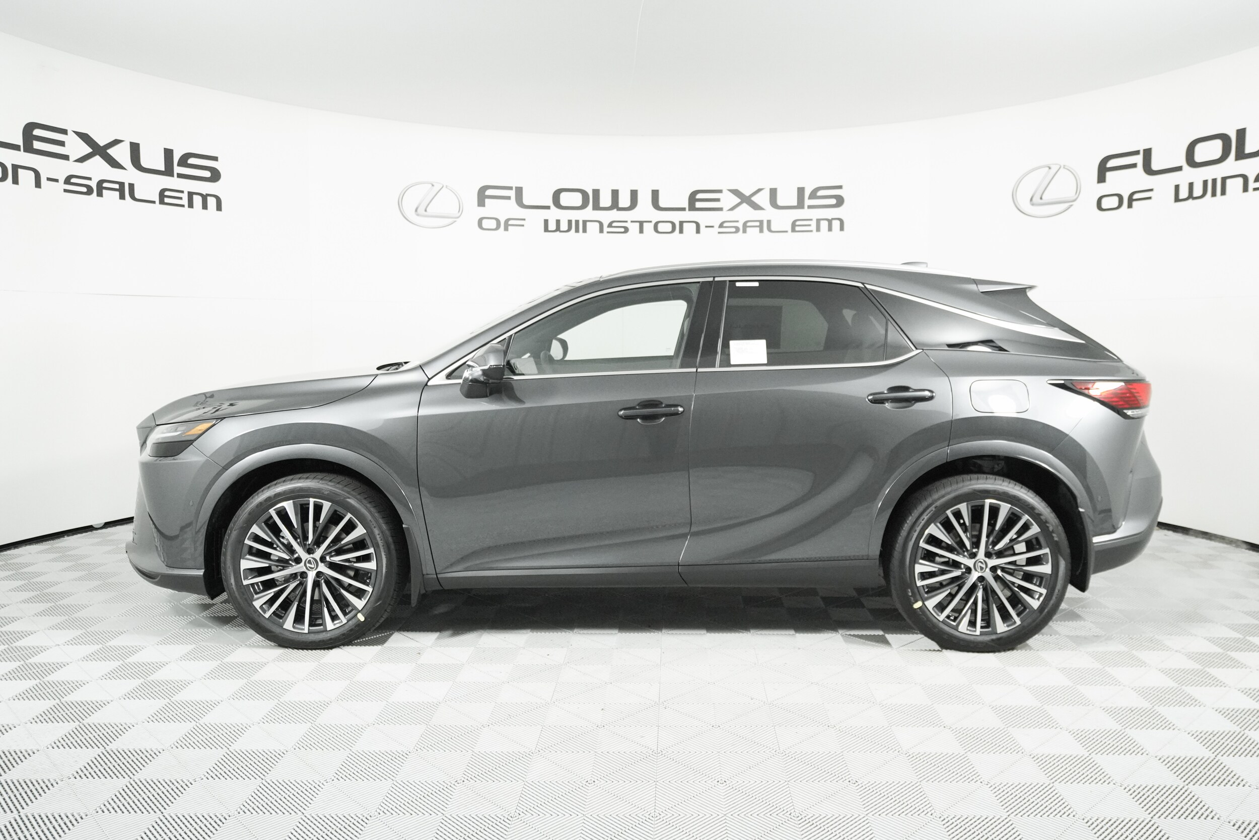 2026 Lexus RX 350h Premium photo 2