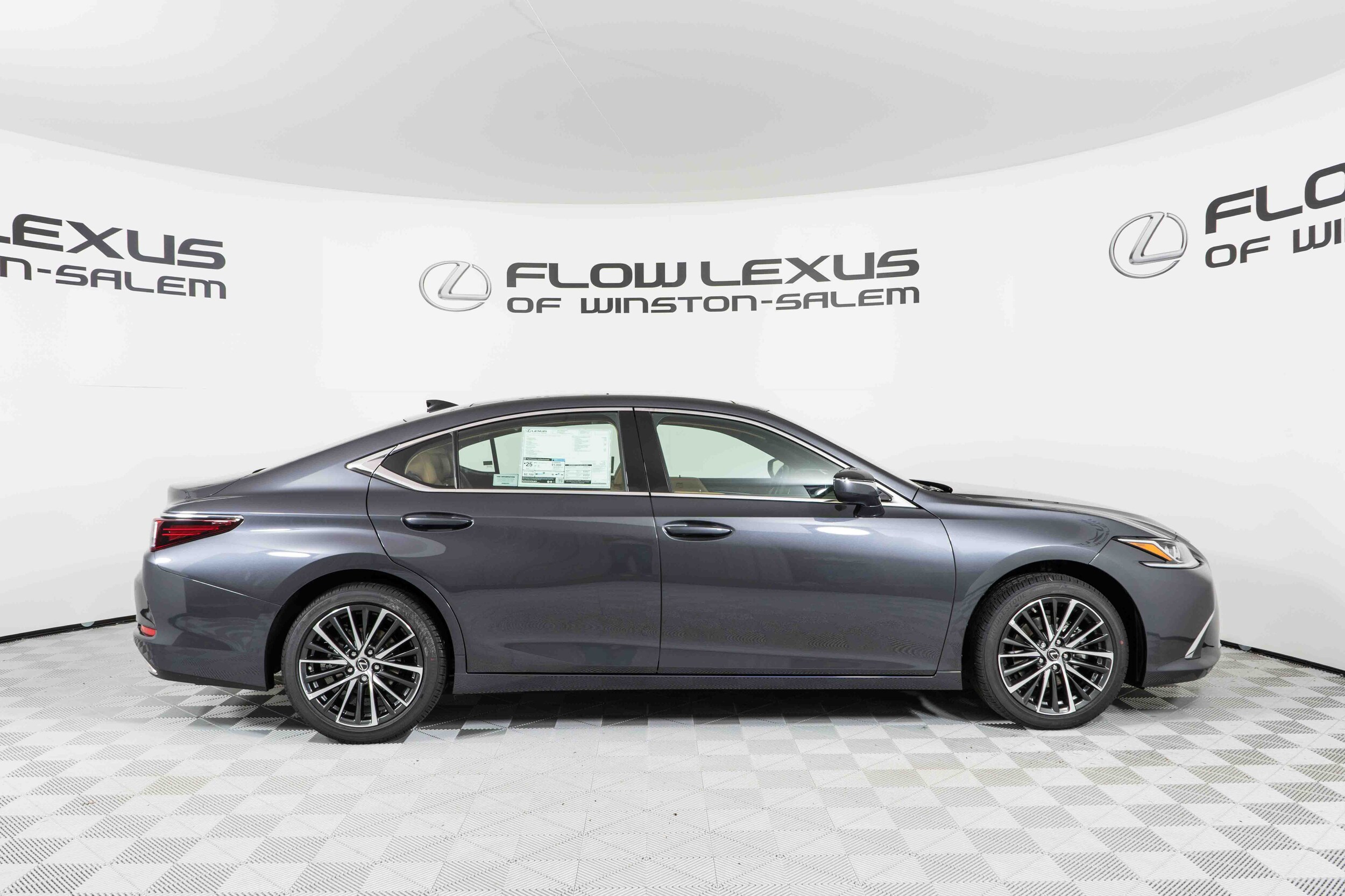 2025 Lexus ES 350 Premium photo 4