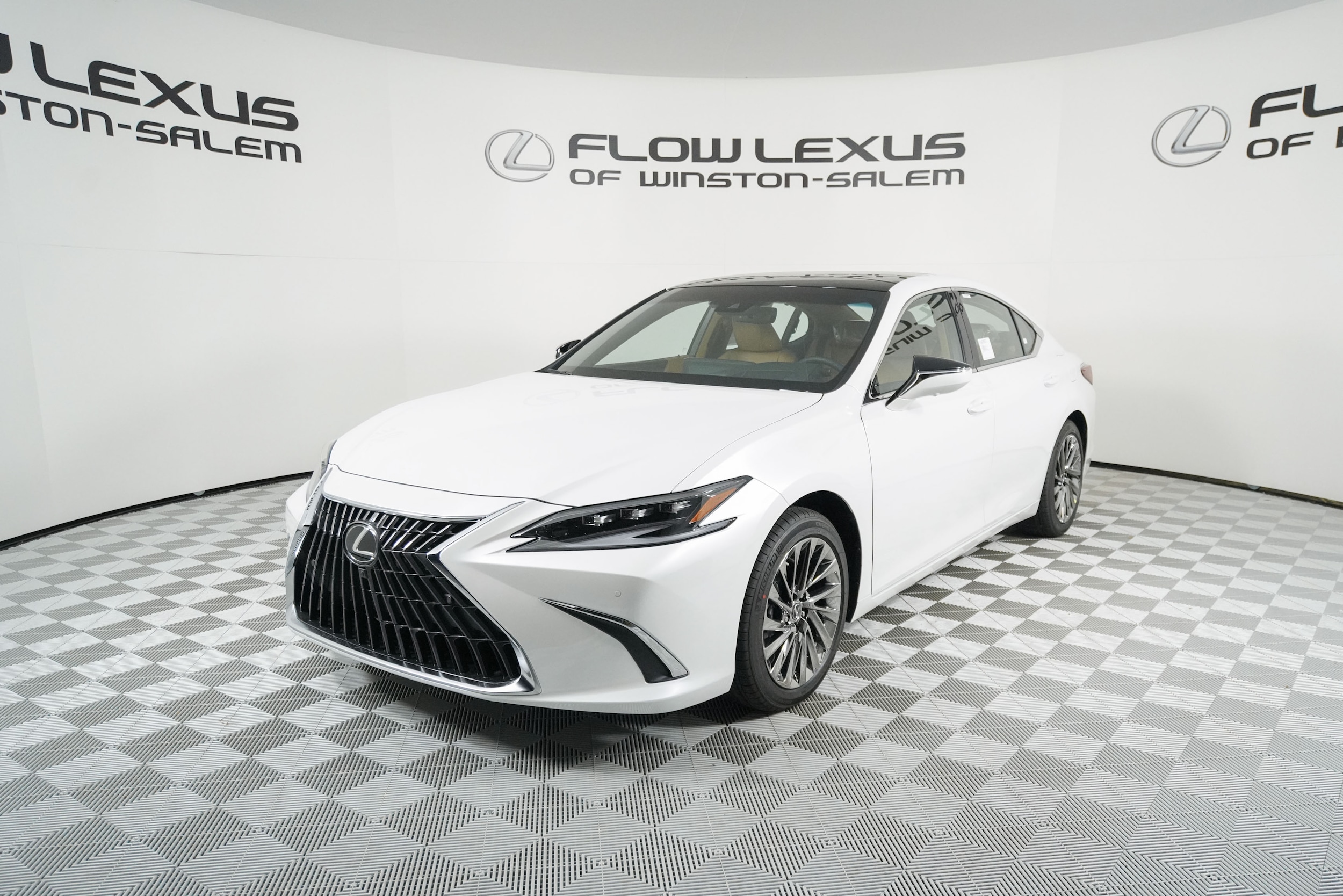 2025 Lexus ES 350 Ultra Luxury's photo
