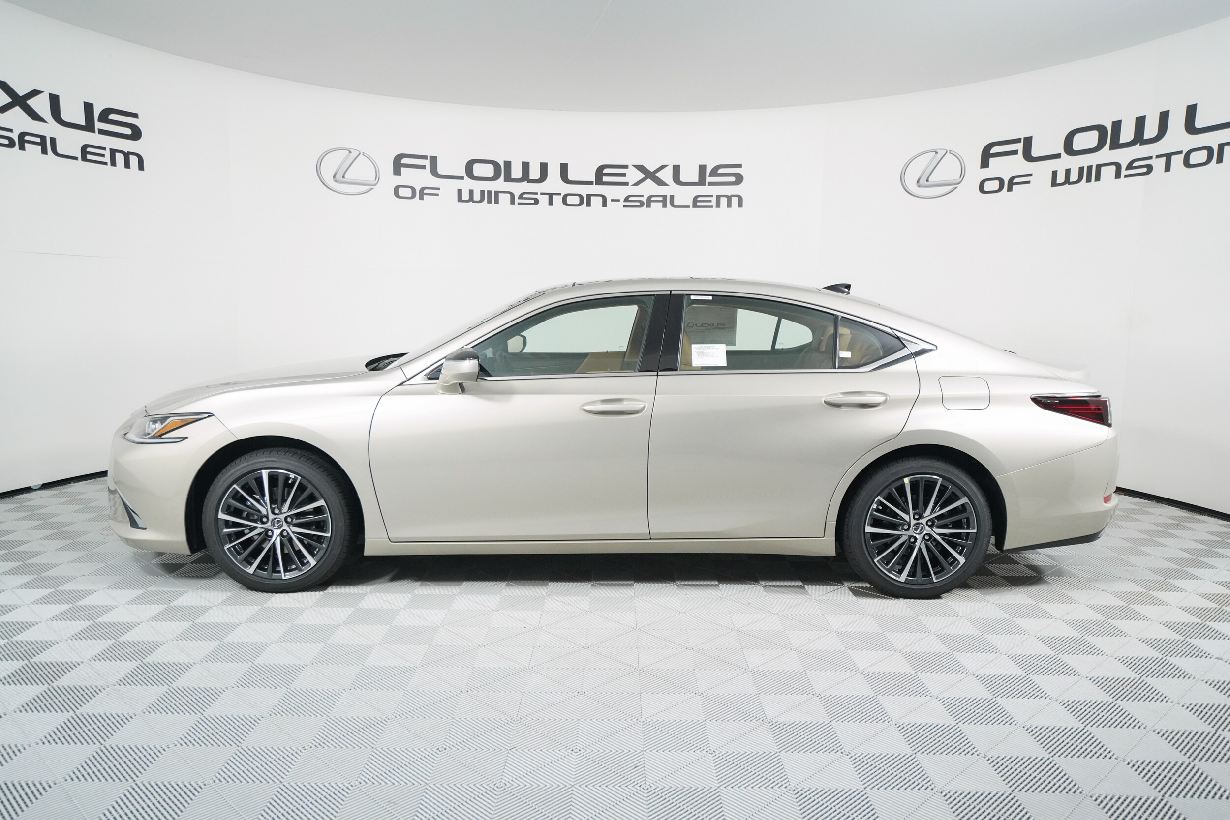 2025 Lexus ES 350 Premium photo 2