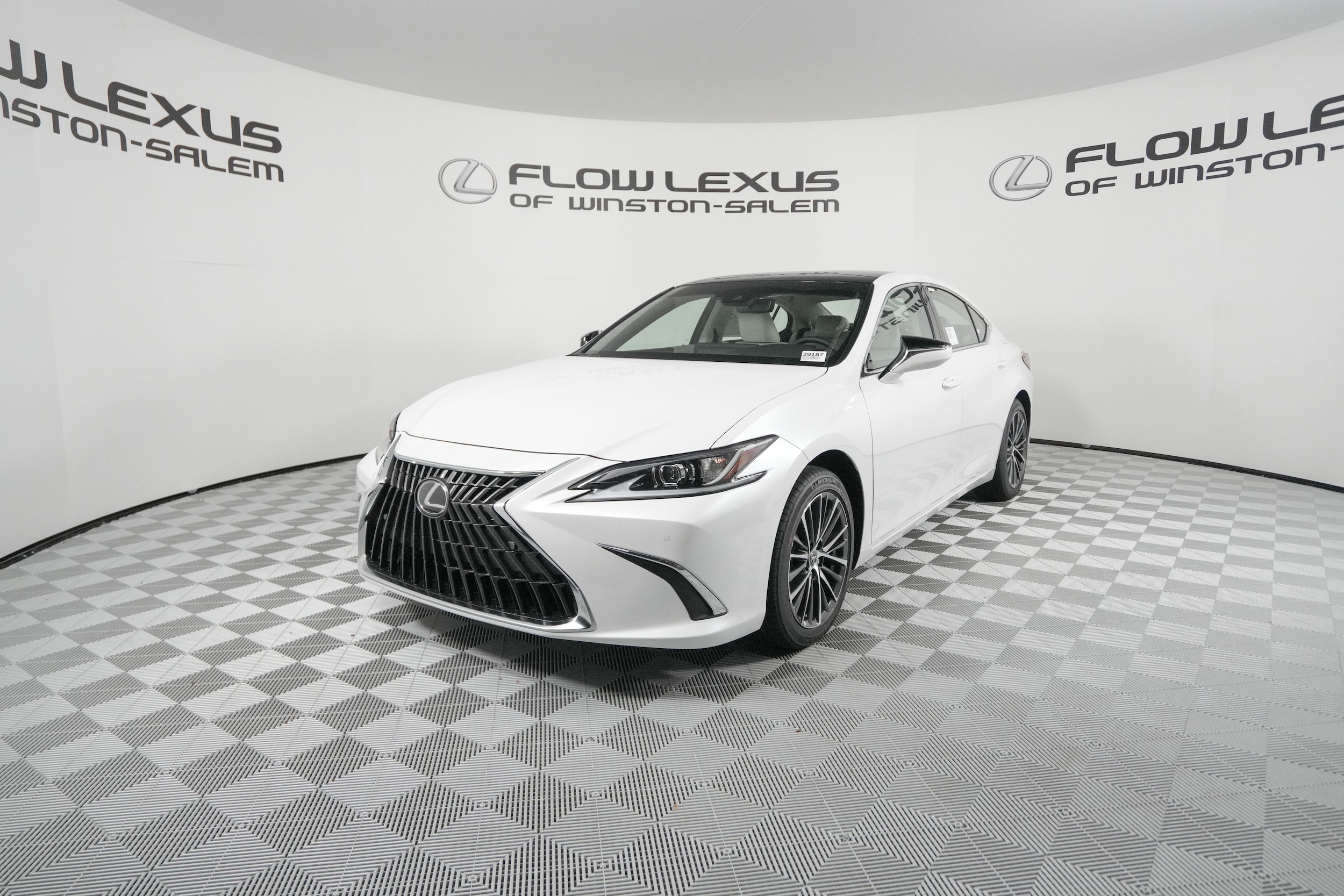 2025 Lexus ES