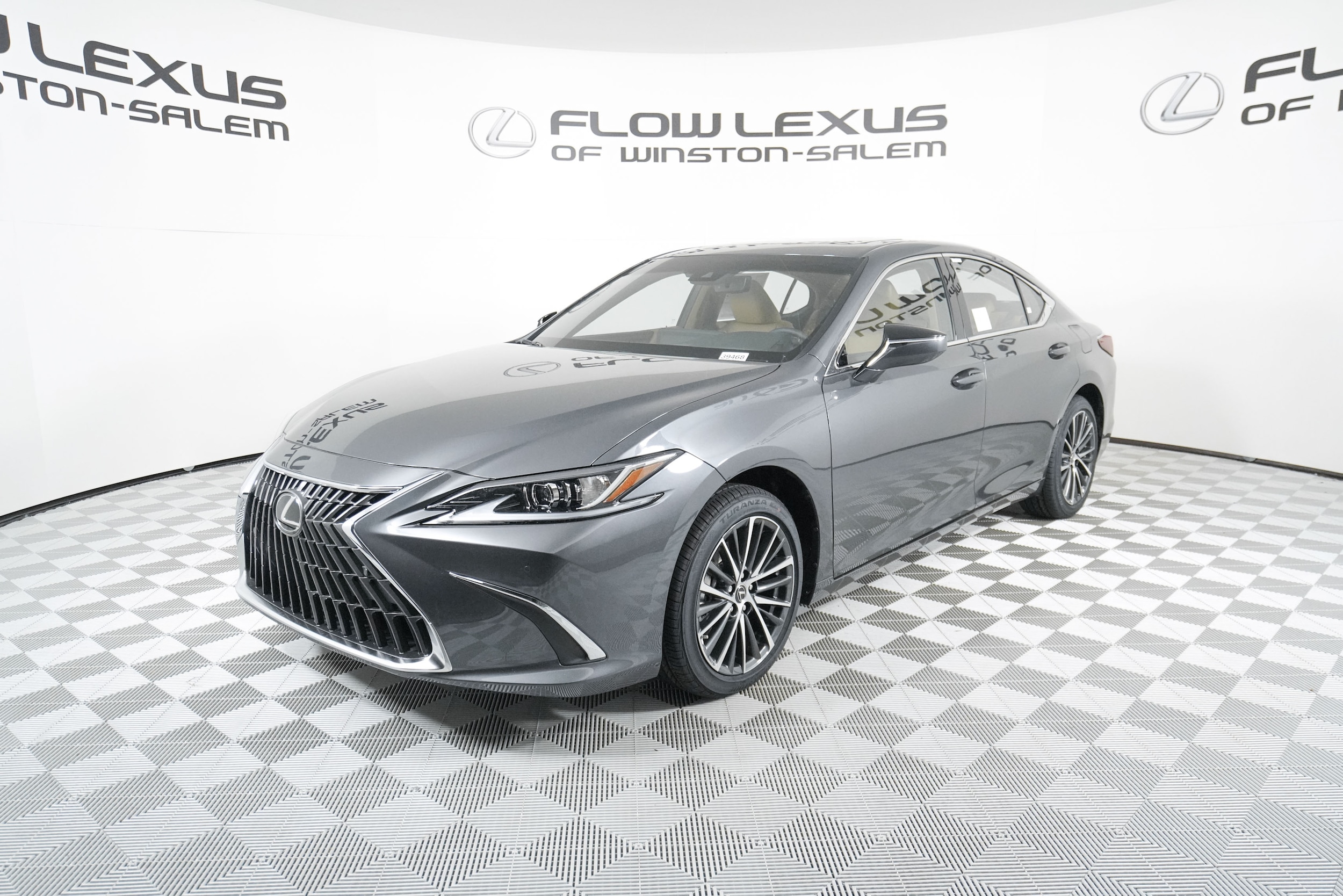 2025 Lexus ES 350's photo