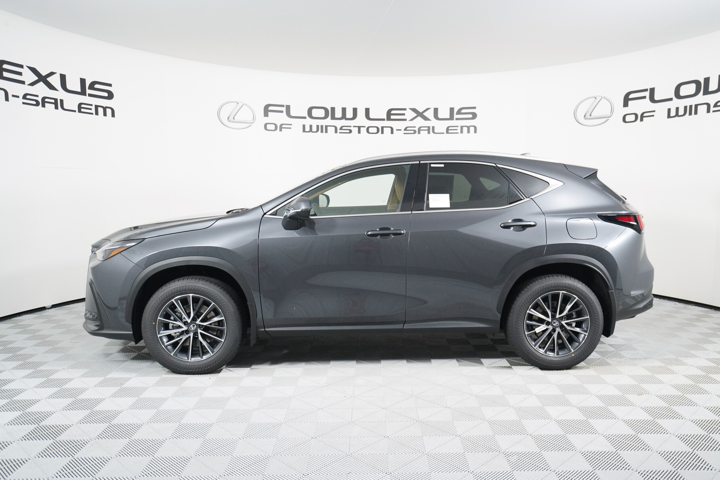 2026 Lexus NX 350 Premium photo 3