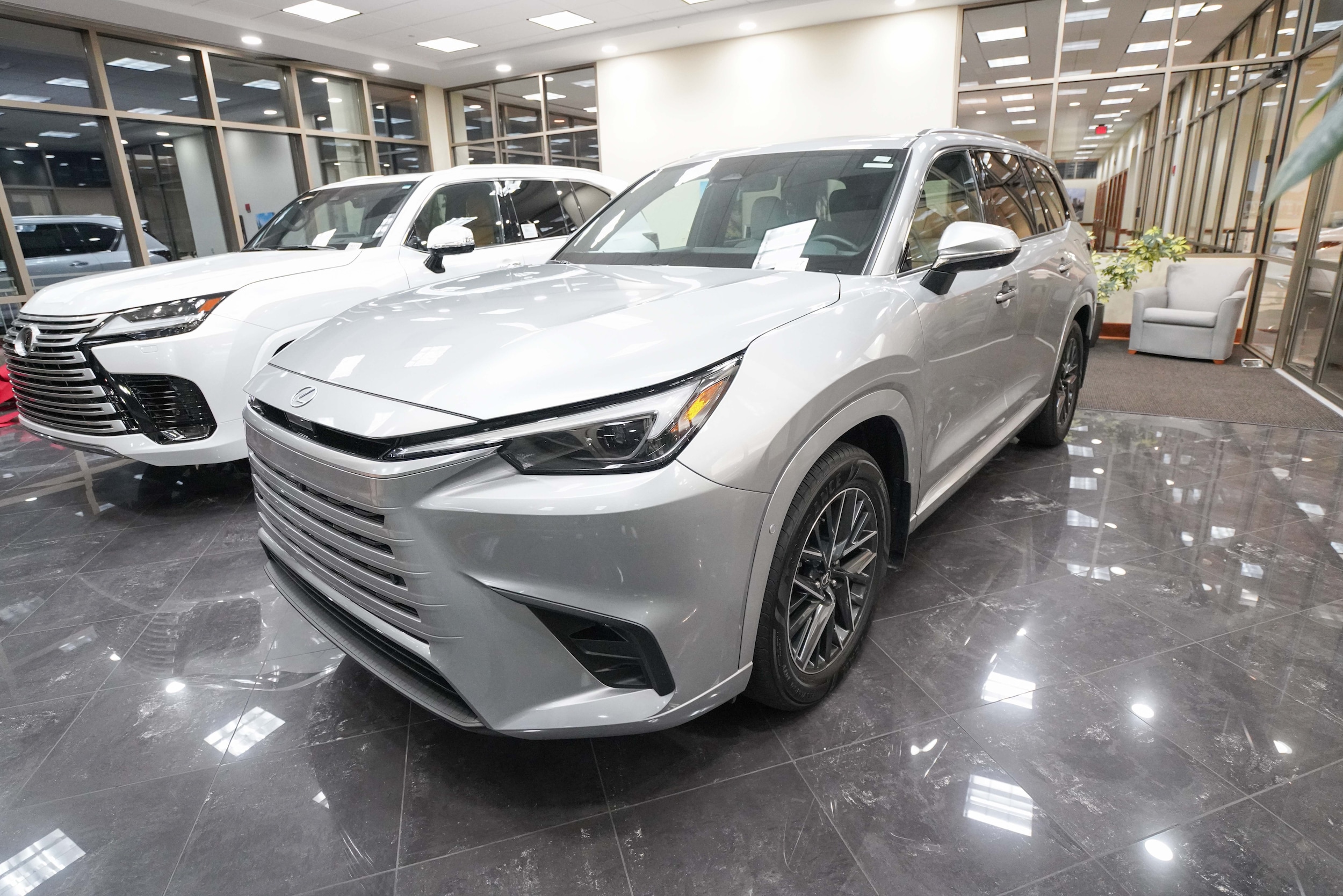 2025 Lexus TX Premium's photo