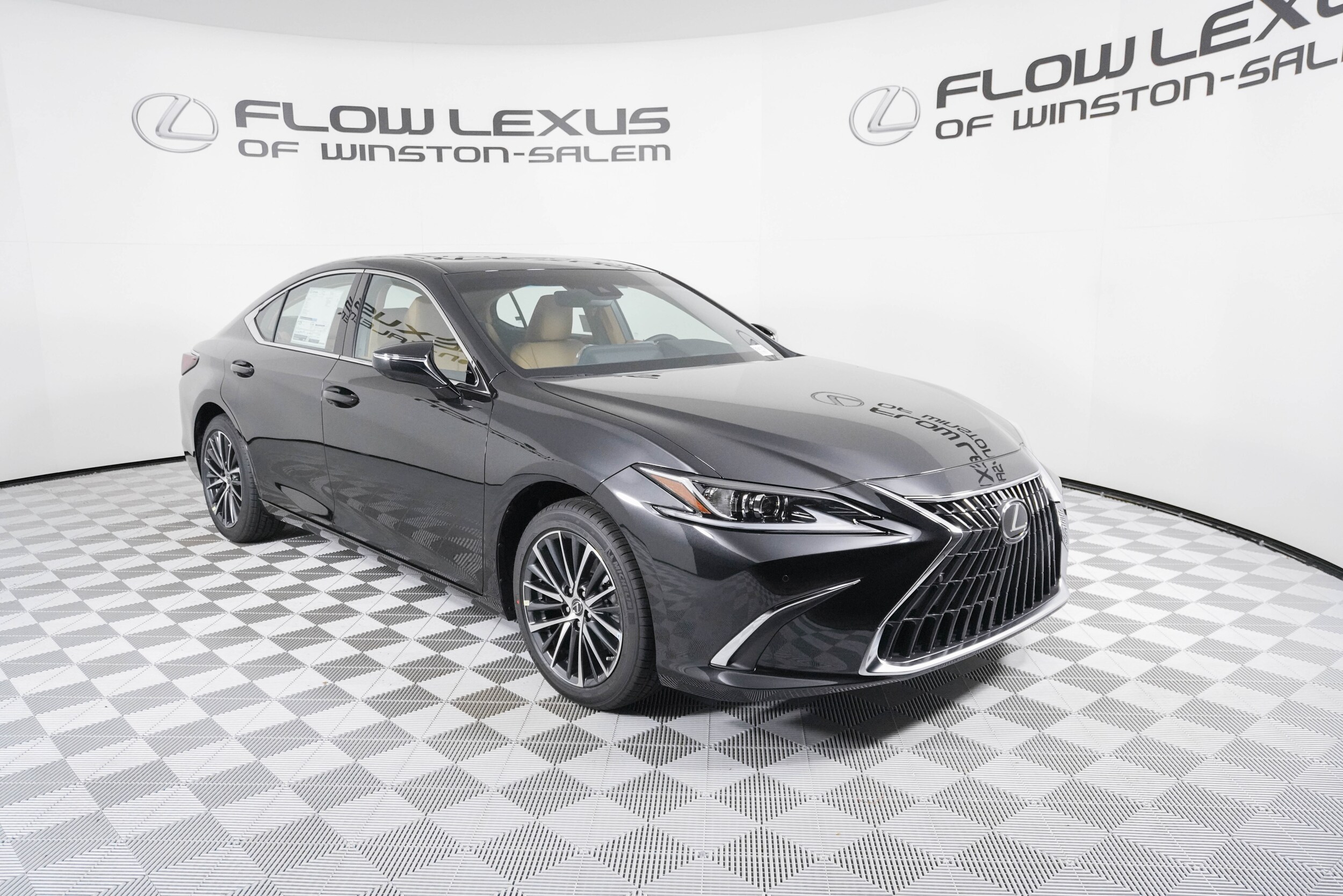 2025 Lexus ES 350 photo 3