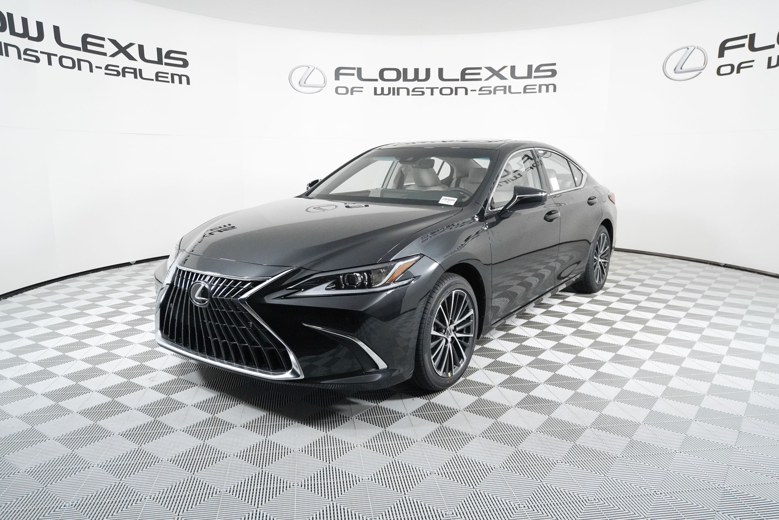 2025 Lexus ES 350's photo