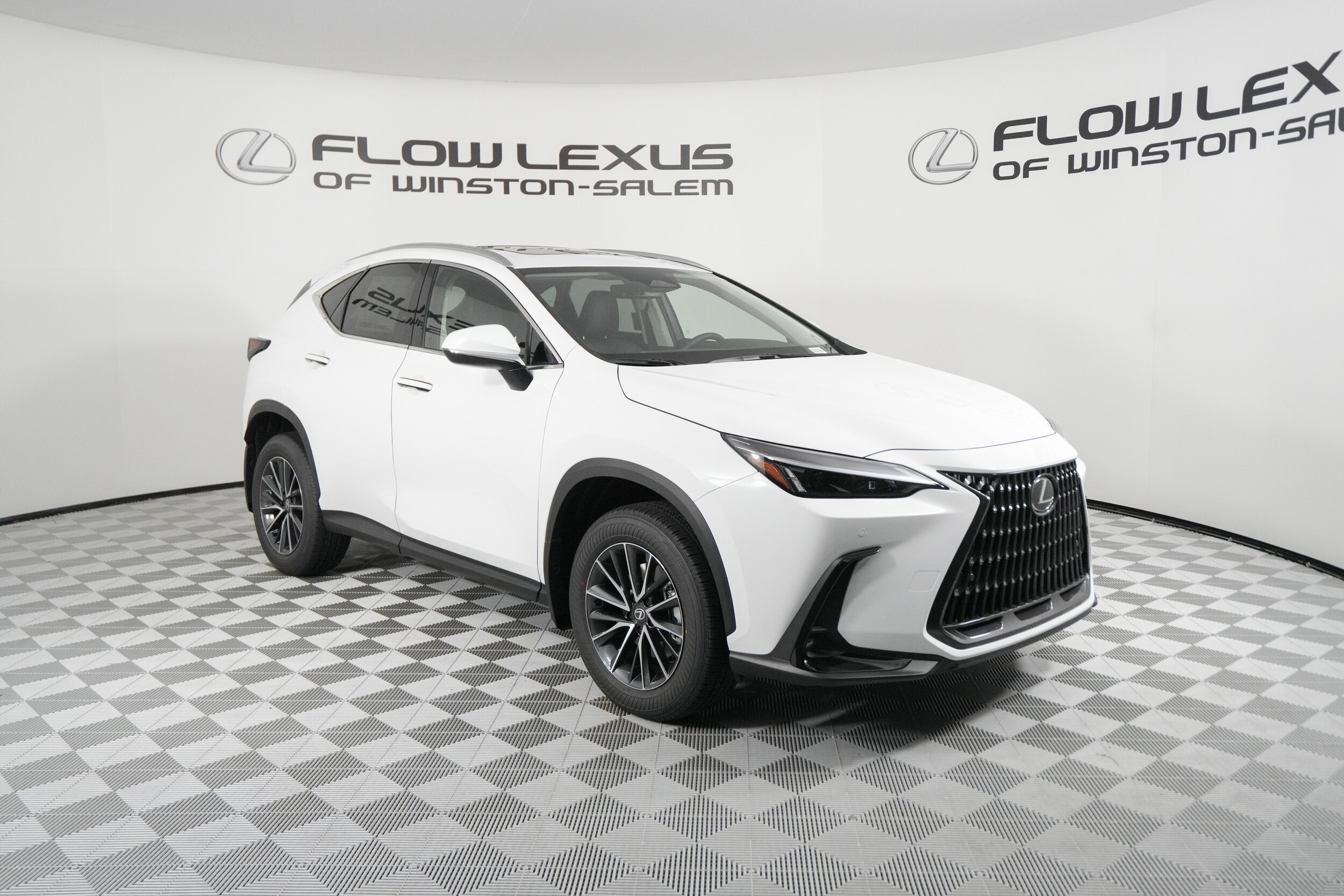 2026 Lexus NX 350 photo 2