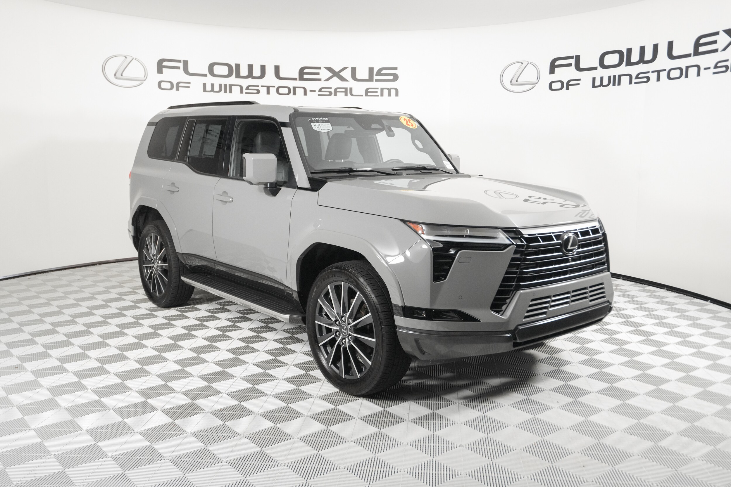 2024 Lexus GX 550 Luxury photo 3