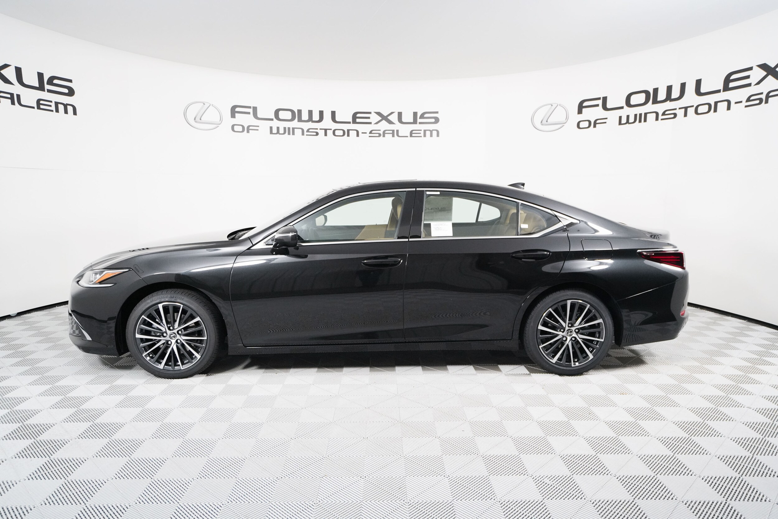 2025 Lexus ES 350 Premium photo 4
