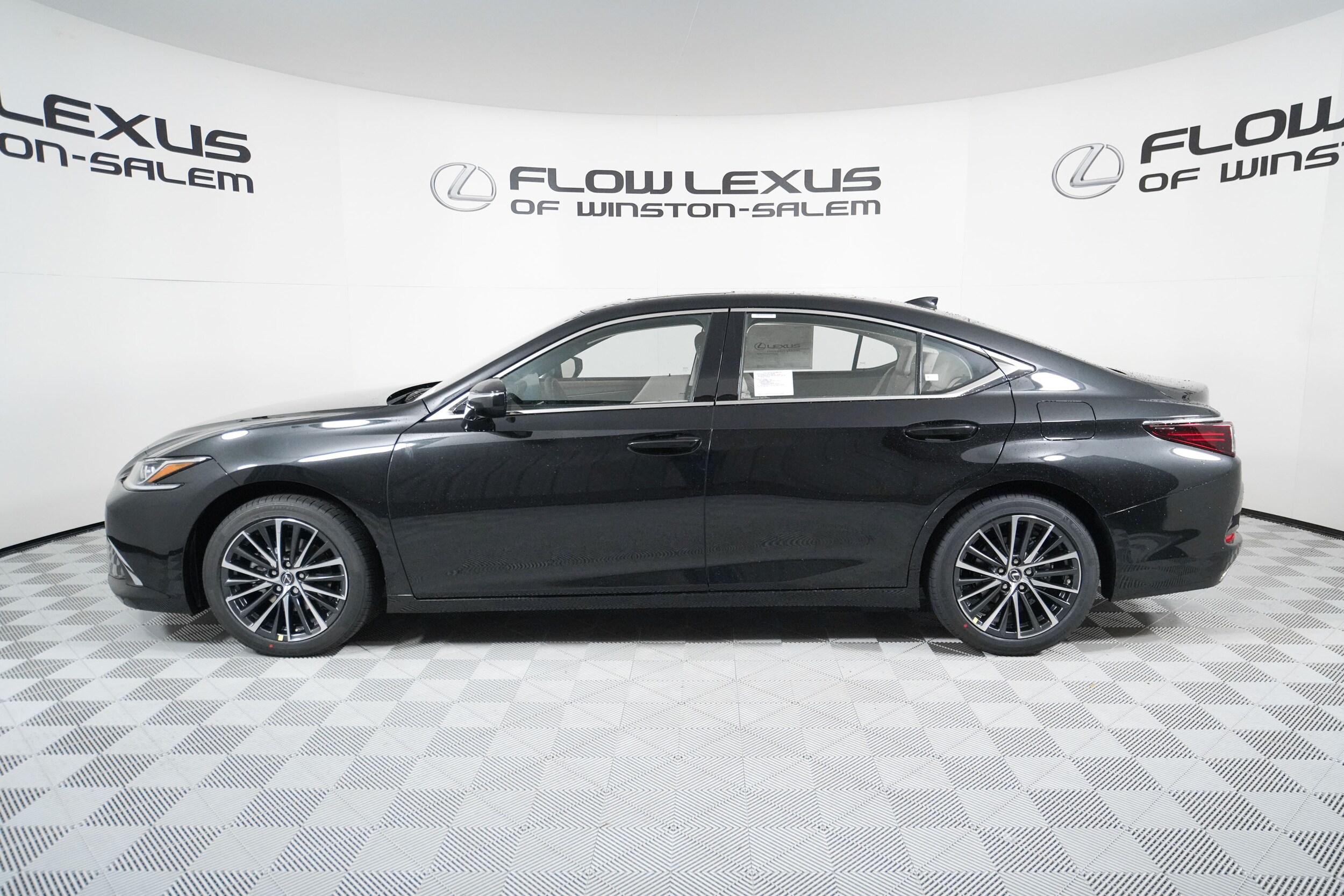 2025 Lexus ES 350 Premium photo 4