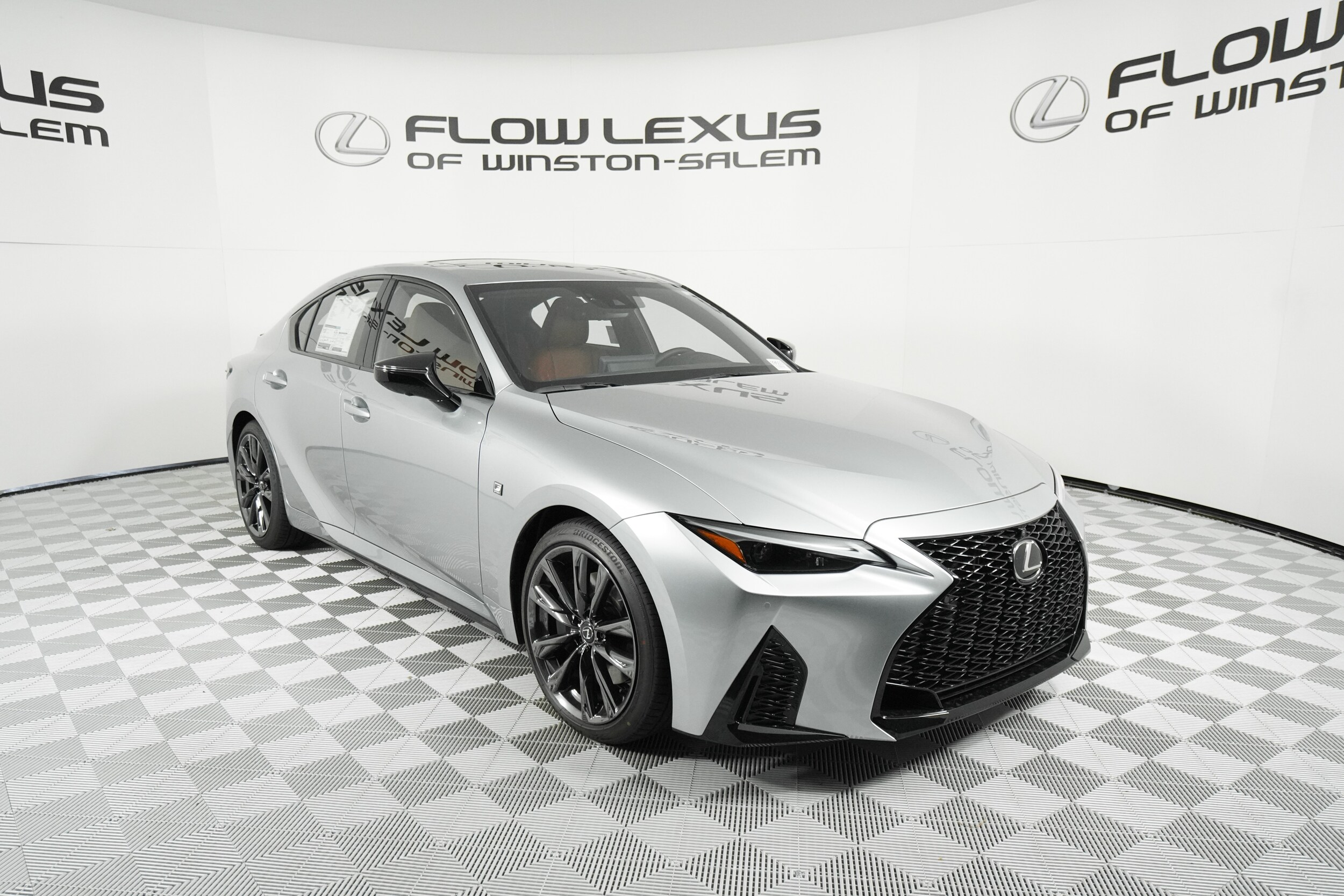 2025 Lexus IS 350 F SPORT photo 3