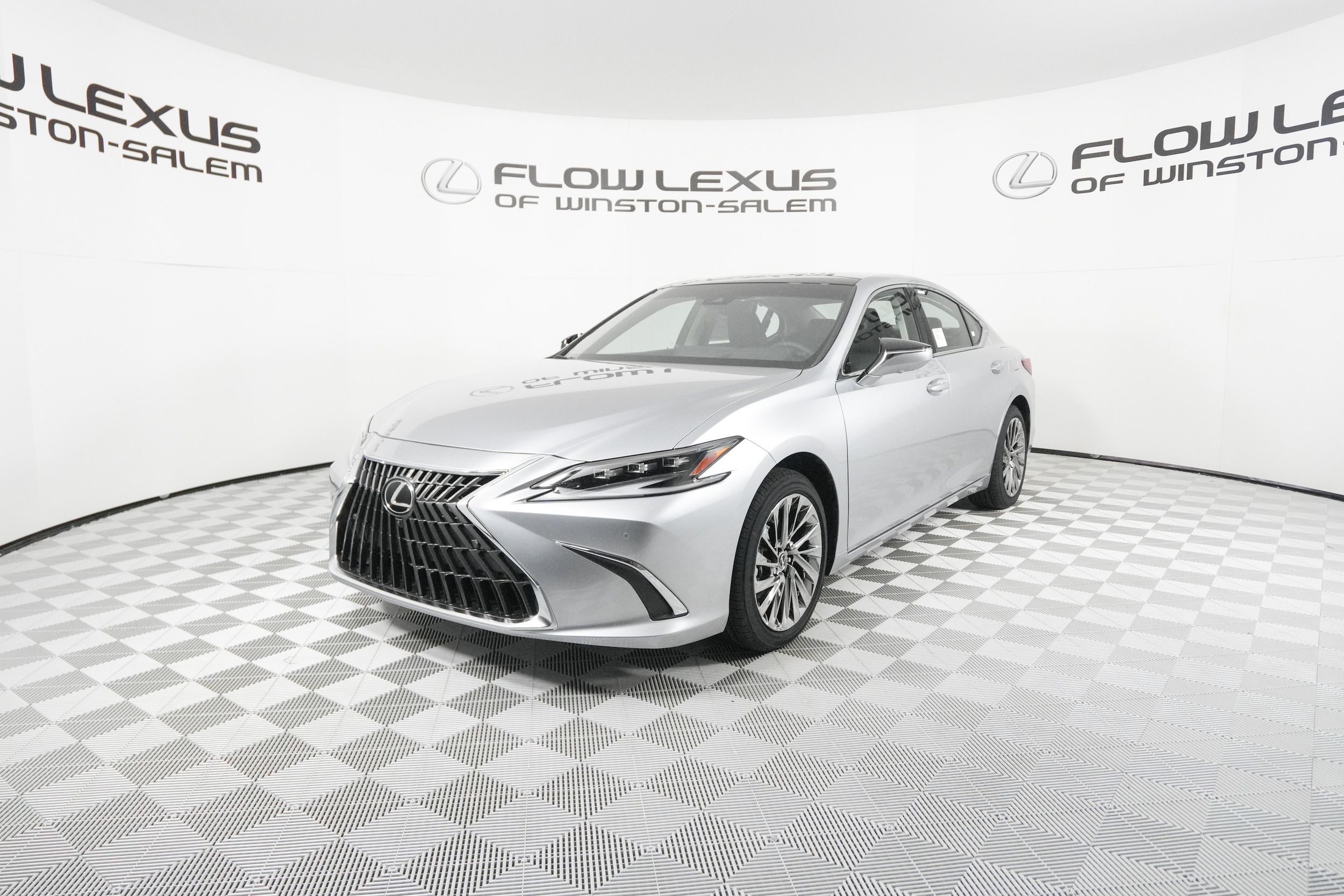 2025 Lexus ES 350 Ultra Luxury's photo