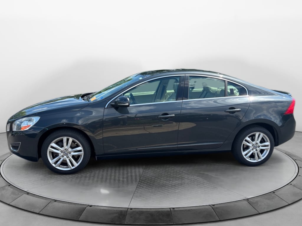 Used 2013 Volvo S60 T6 Platinum Sedan