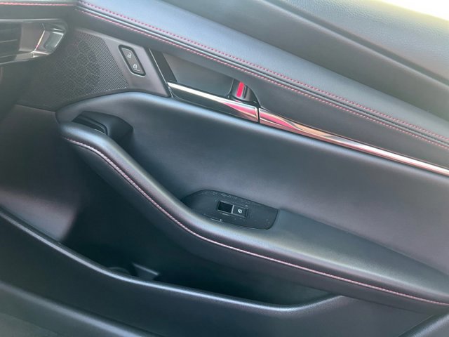 2026 Mazda Mazda3 Carbon Edition - Photo 32