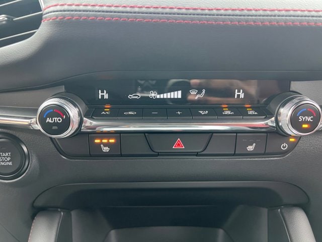 2026 Mazda Mazda3 Carbon Edition - Photo 18