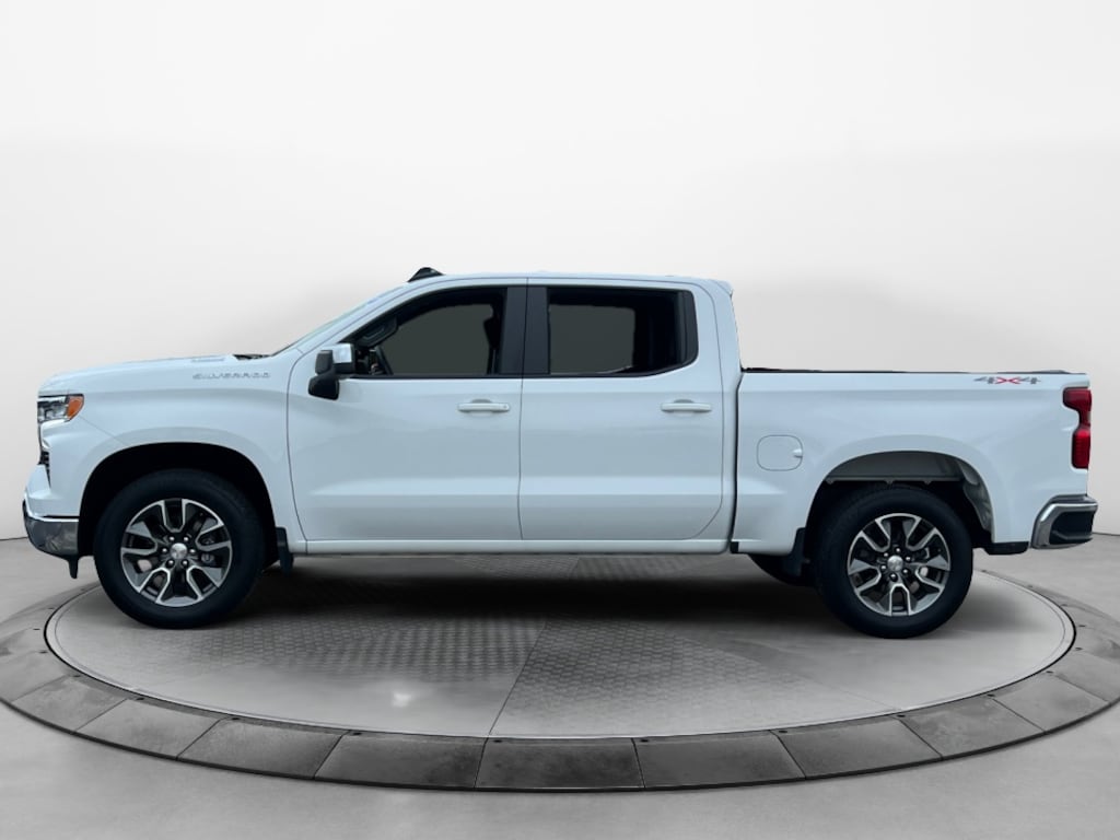 Used 2024 Chevrolet Silverado 1500 4WD Crew Cab Short Bed LT Truck