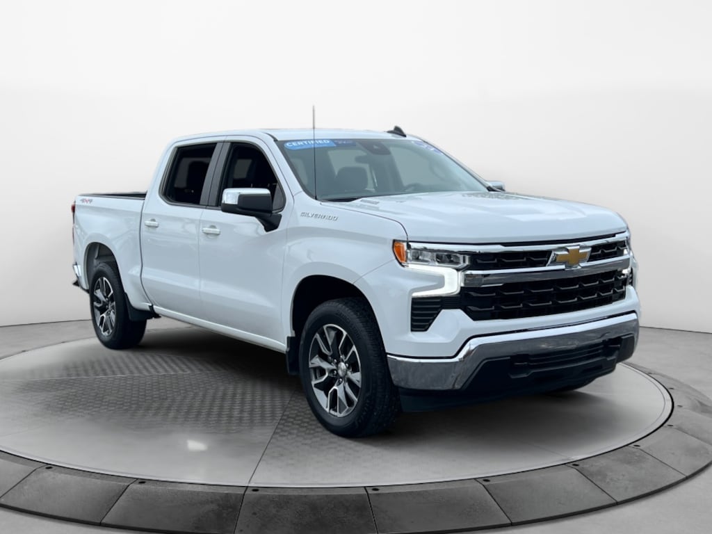 Used 2024 Chevrolet Silverado 1500 4WD Crew Cab Short Bed LT Truck