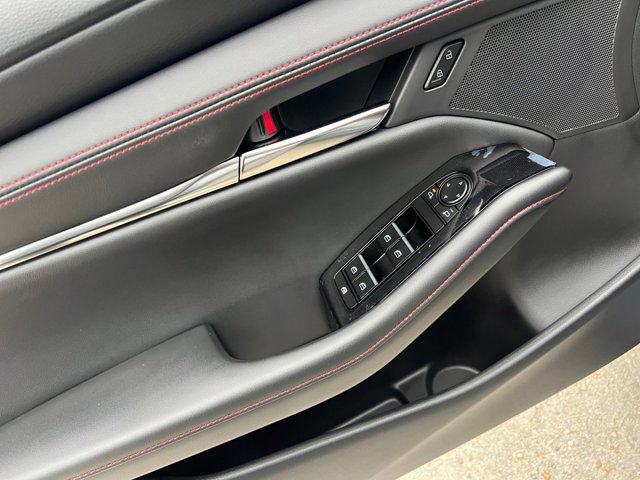 2026 Mazda Mazda3 Carbon Edition - Photo 31