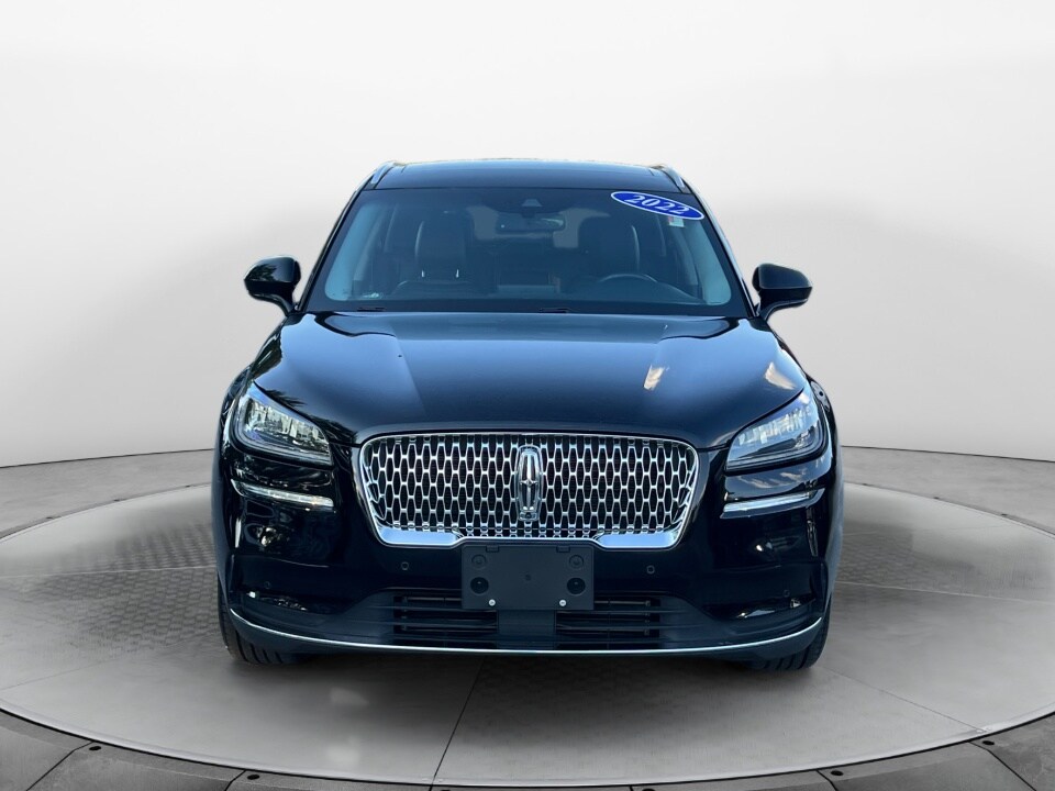 2022 Lincoln Corsair Standard photo 2