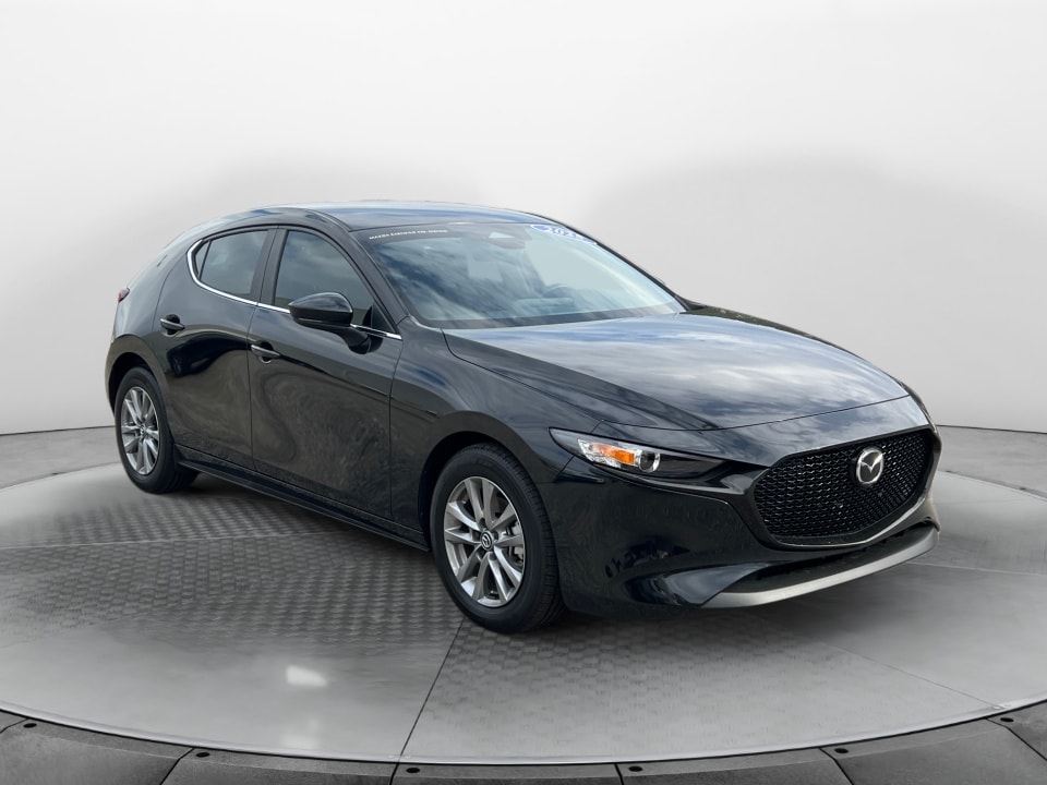 2025 Mazda Mazda3 S's photo