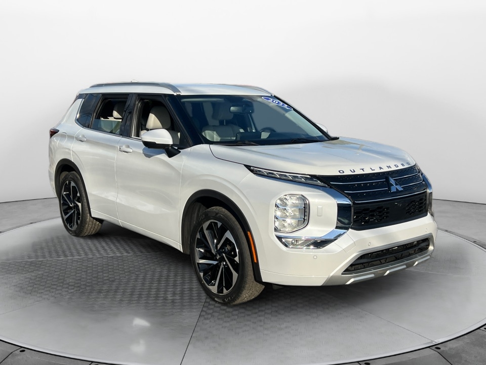 2022 Mitsubishi Outlander SEL Special Edition's photo