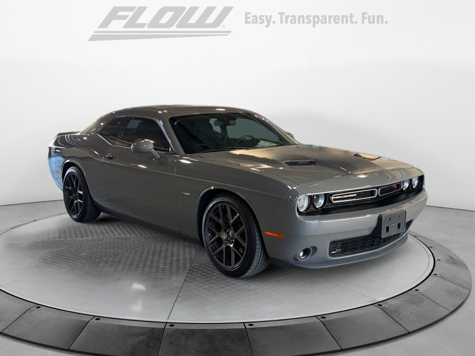 2017 Dodge Challenger R/T's photo