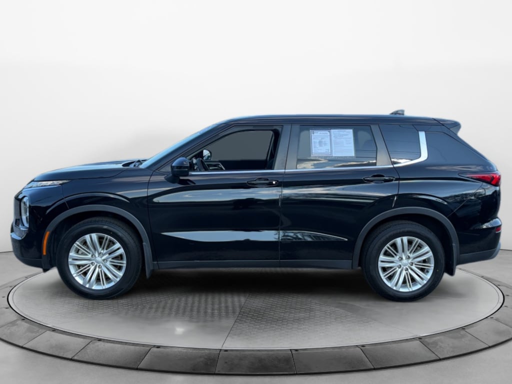 Used 2022 Mitsubishi Outlander ES SUV