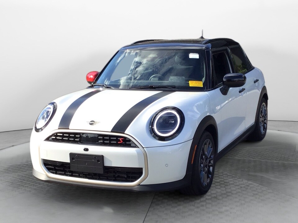 2025 Mini Cooper 4 Door Hardtop S photo 3