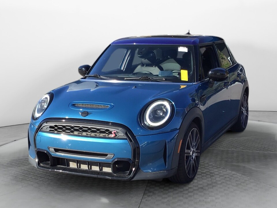 2022 Mini Cooper 4 Door Hardtop S photo 3