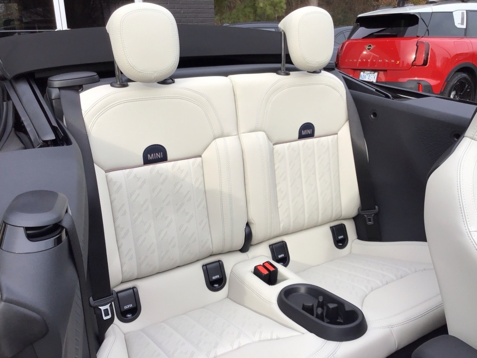 2026 MINI Convertible S - Photo 29