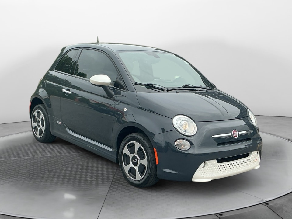 2016 FIAT 500e Battery Electric's photo