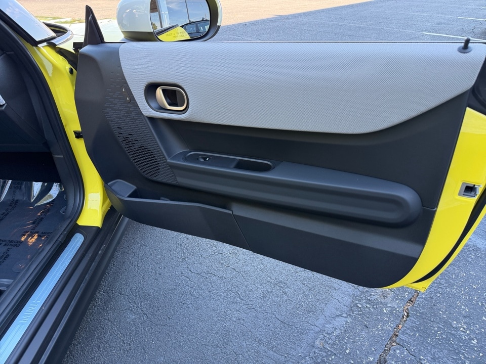 2026 MINI Convertible S - Photo 31
