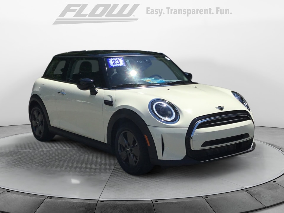2023 MINI Hardtop Cooper's photo