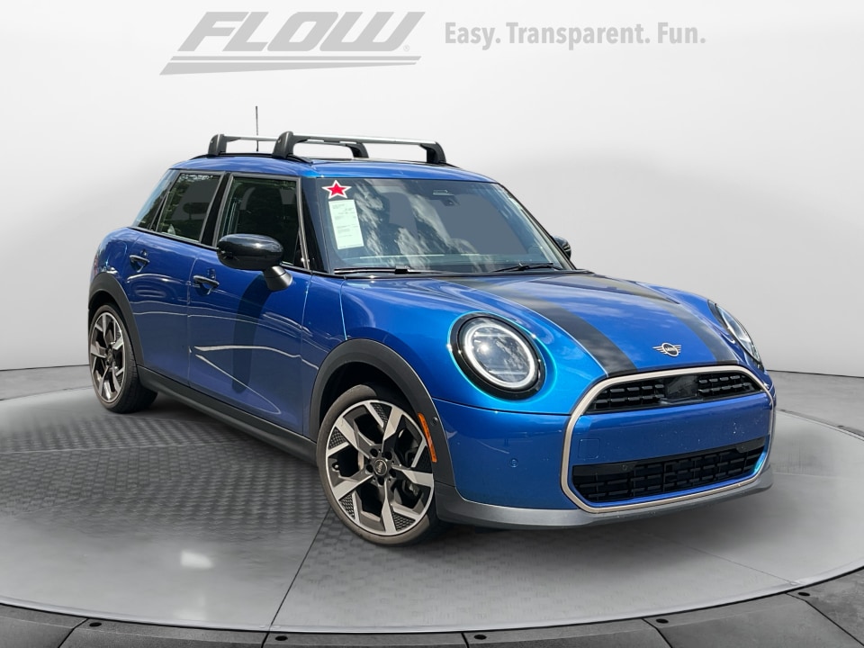 2025 MINI Hardtop Cooper Signature's photo