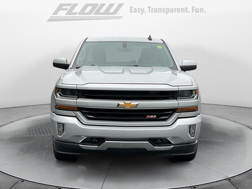 2019 Chevrolet Silverado 1500 LT photo 2