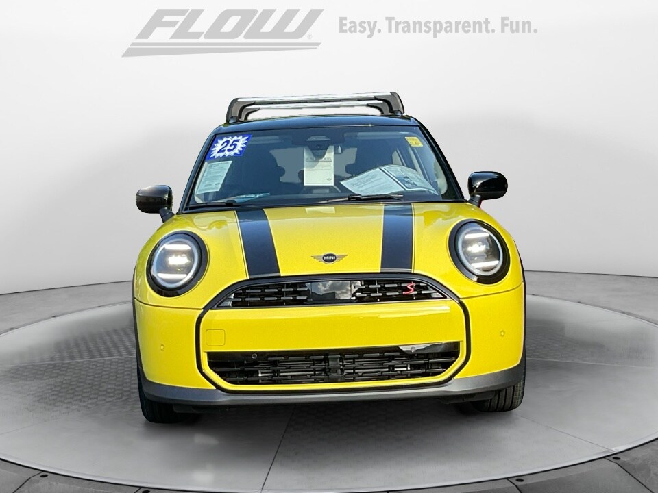 2025 Mini Cooper Hardtop S photo 2