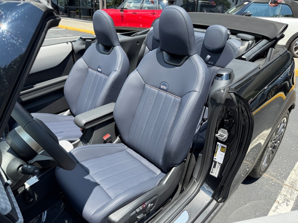 2026 MINI Convertible Base - Photo 30
