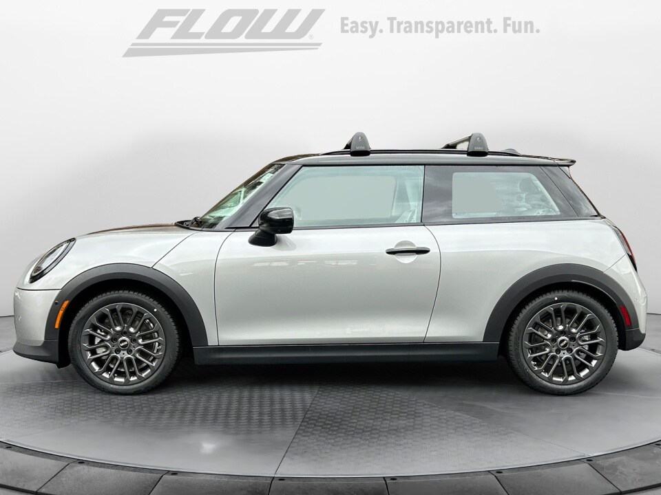 2025 Mini Cooper 2 Door Hardtop Iconic photo 2