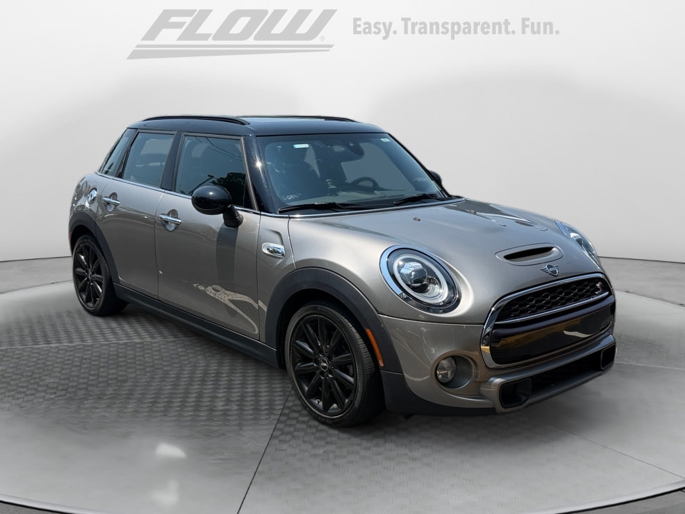 2019 MINI Hardtop Cooper S Signature's photo
