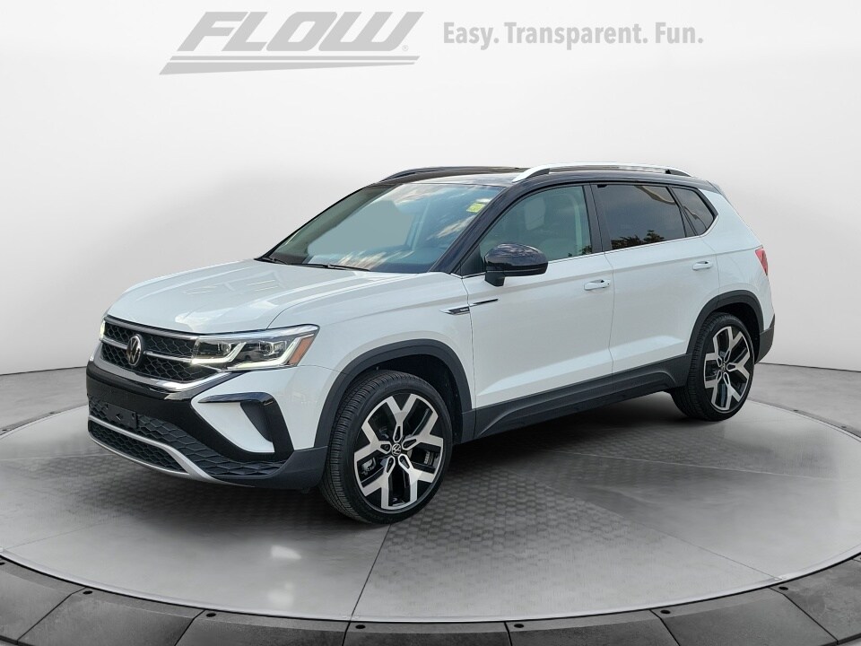2023 Volkswagen Taos SEL photo 2