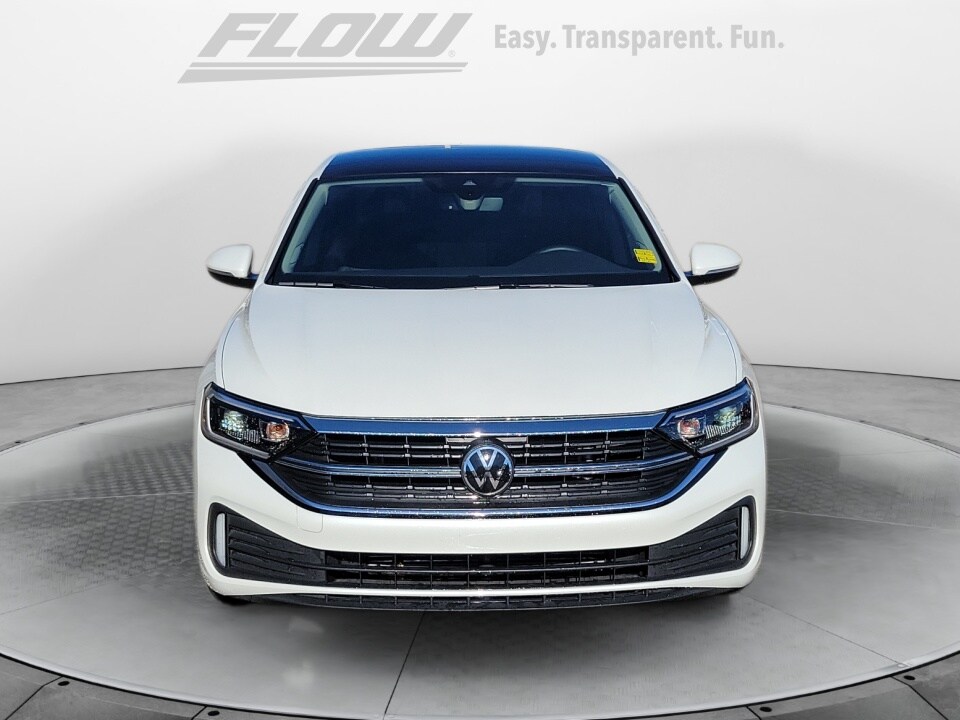 2023 Volkswagen Jetta 1.5T SEL photo 2