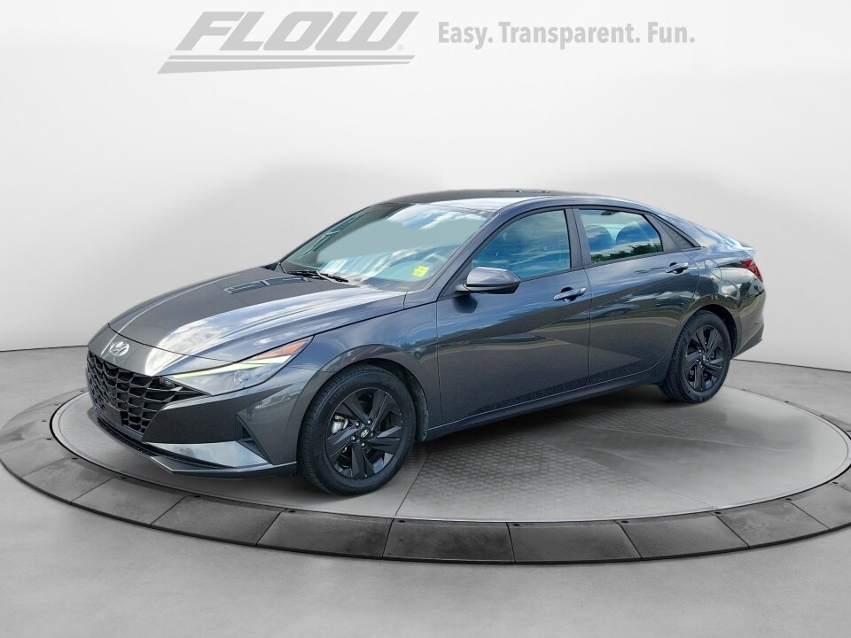 2021 Hyundai Elantra SEL Convenience photo 3